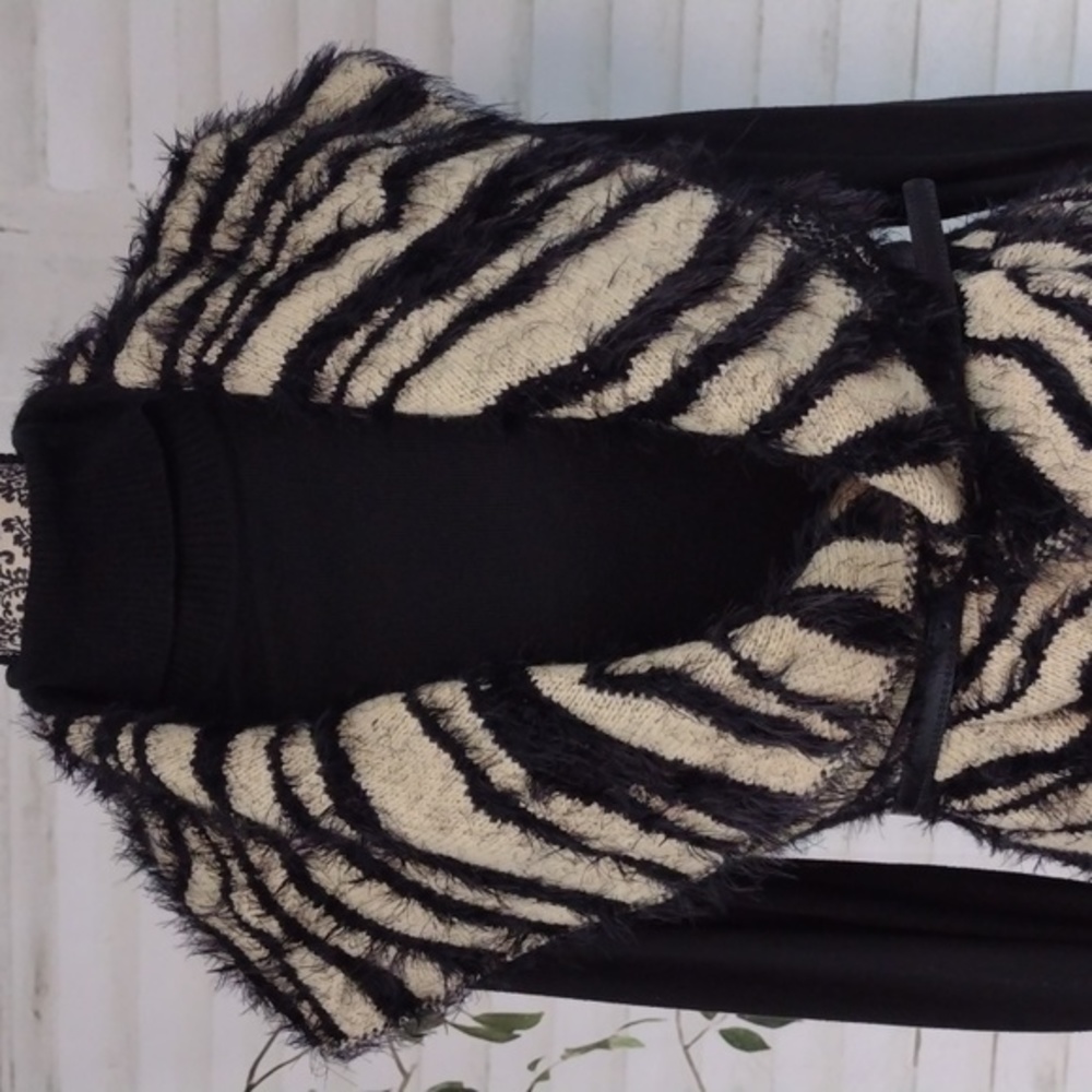 Sioni Wool Blend Animal Print Sweater Vest, Size PL/PXL - Picture 2 of 10
